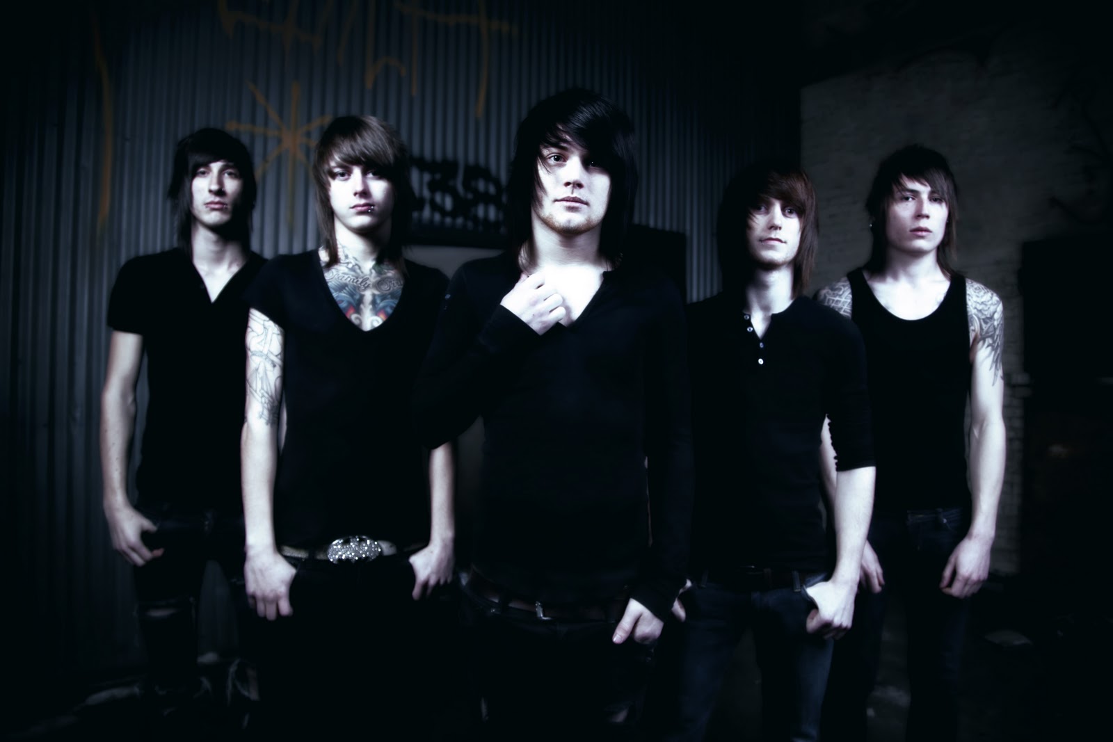 http://4.bp.blogspot.com/-figoJEXaX38/Tdgdw2A5zNI/AAAAAAAAAG4/50YpijOm1d8/s1600/Asking+Alexandria+%25281%2529.jpg