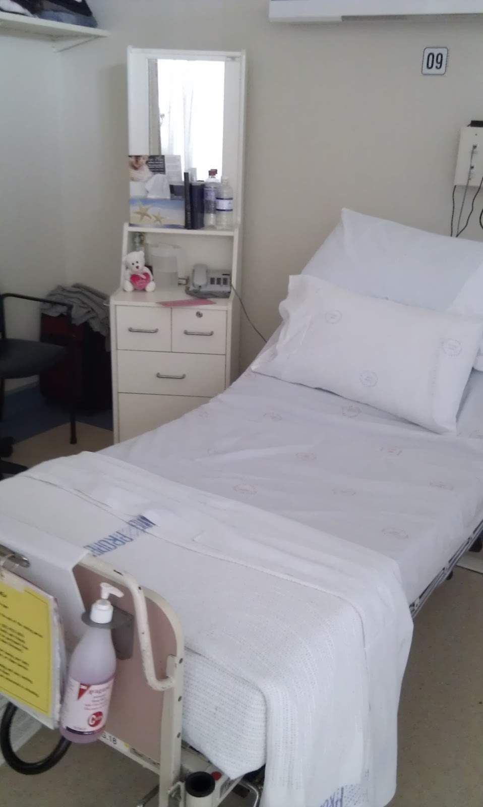 M Group Retail Hospital Bed Rest