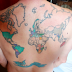 Viajero tatúa en su espalda los países que conoce 