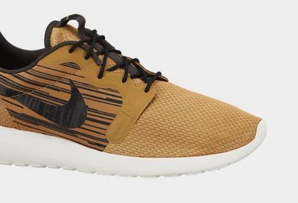 nike roshe one black and gold