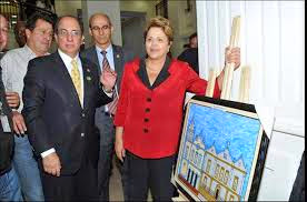 A primeira Dama do nosso pais Dilma rousseff na exposiçao naif retratando são paulo