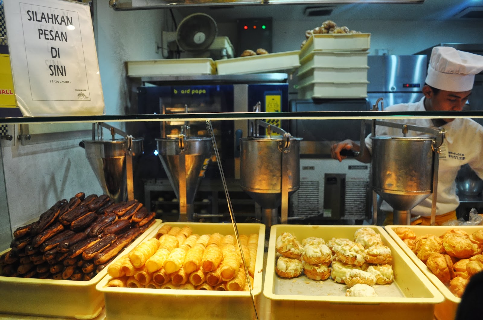 JessKITCHENLab Snacking Beard Papa's, Airport Terminal 1, Soekarno