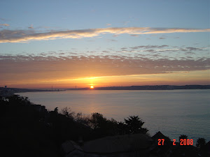 O nascer do sol no Tejo em Lisboa
