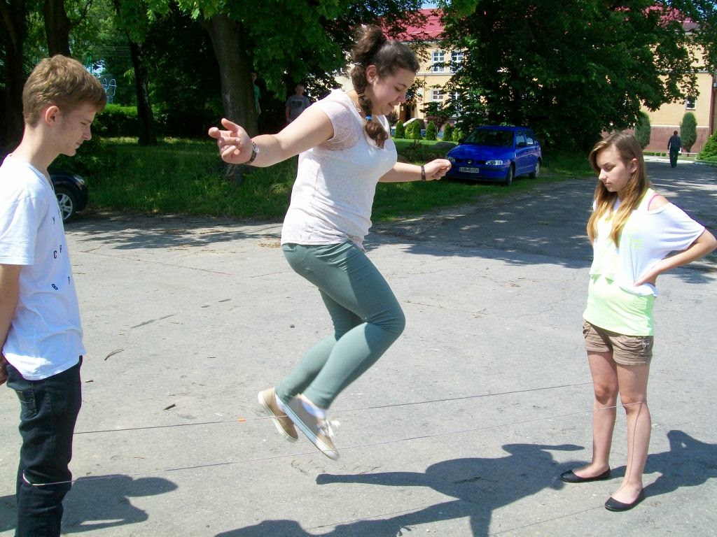 Building Bridges Using the Five Senses Polish kids' traditional games