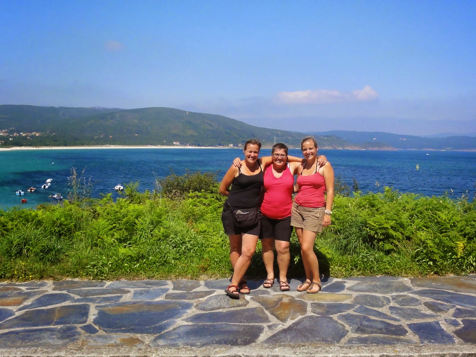 Einde van de reis in Finisterre 2014 voor Vicky, Caroline en Griet