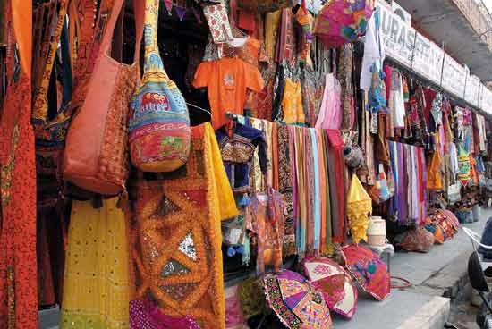 Street shopping- Commercial Street Bangalore Street shopping- Commercial Street Bangalore