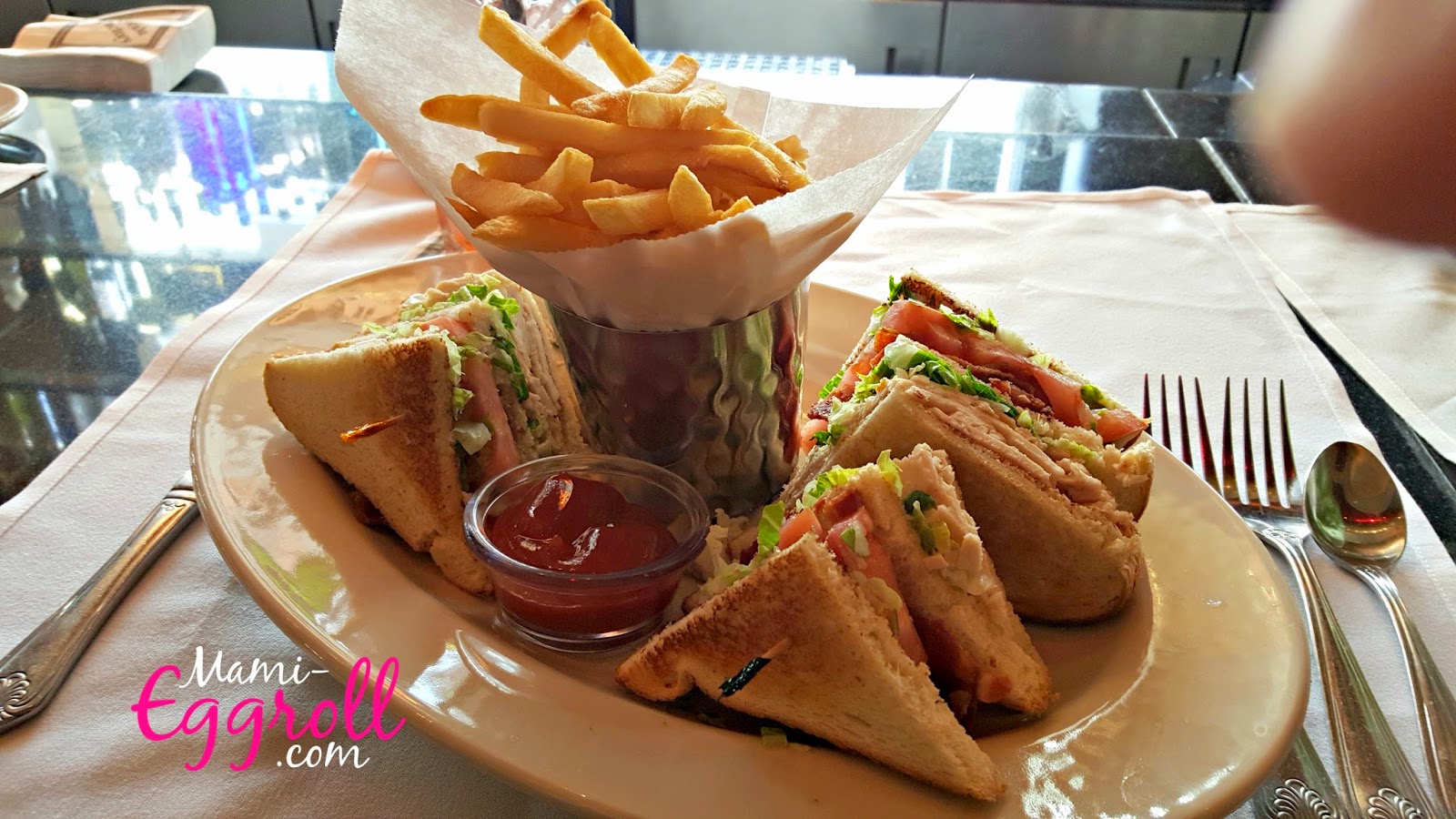 MamiEggroll Lunch at Cheesecake Factory Burlington