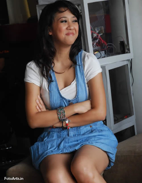 Ngintip Paha Mulus Artis Sherina,Bening Gan Ngintip Paha Mulus Artis Sherina,Bening Gan