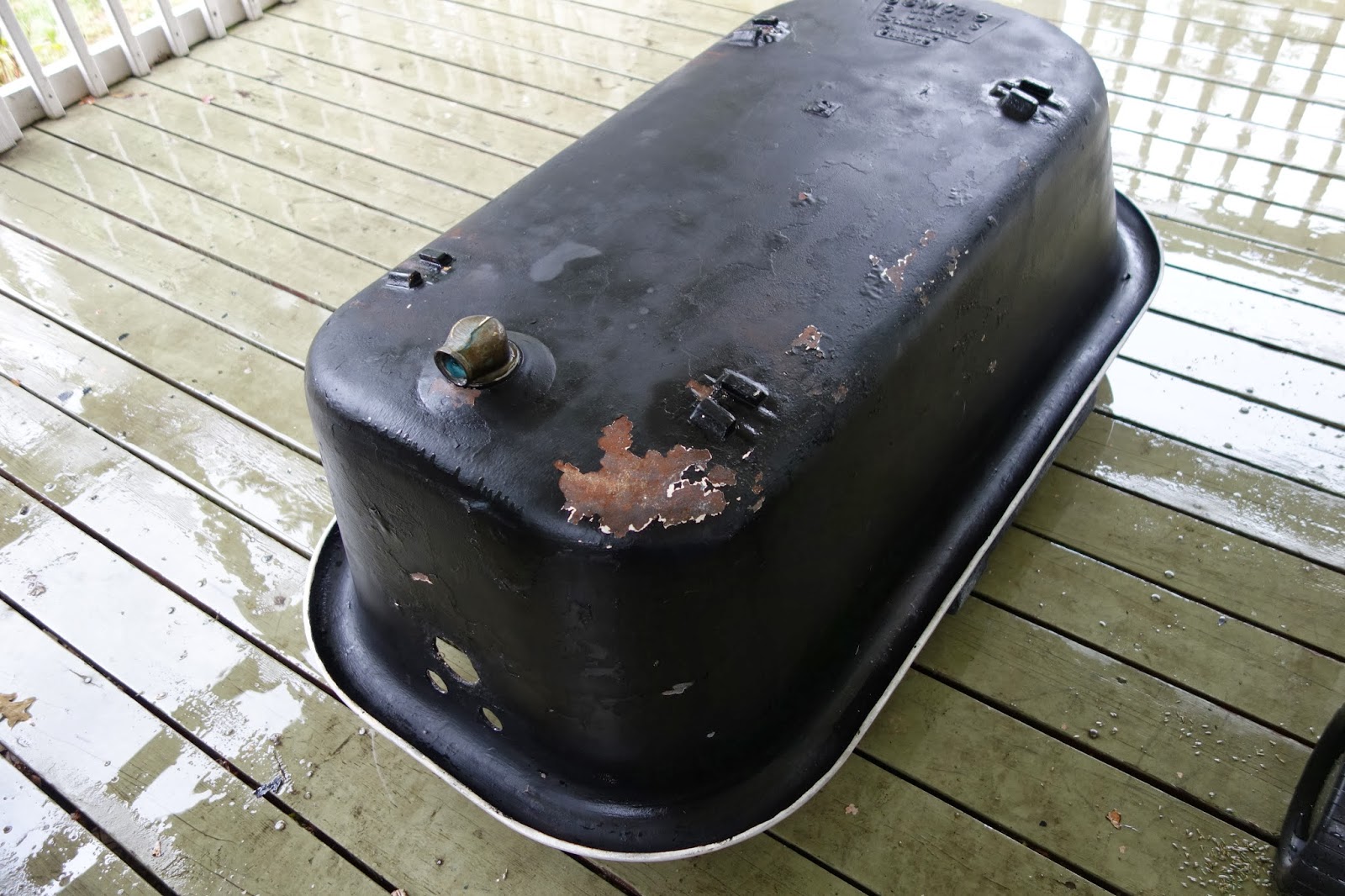 rustyfarmhouse DIY Refinishing the Clawfoot Tub, Part 1