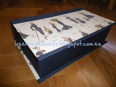 Exterior de caja libro realizada en cartonaje