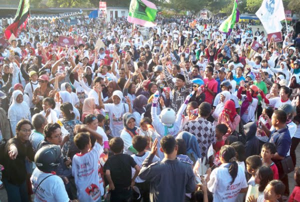 Ditengah Kerumuman Pendukung, Vote Hanafi Rais-Tri hardjun, No 2,  PAN Yogyakarta dalam Ikang Fawzi