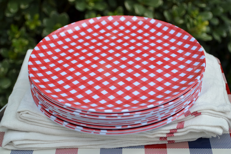 Three Pixie Lane 1950's Style Picnic Basket