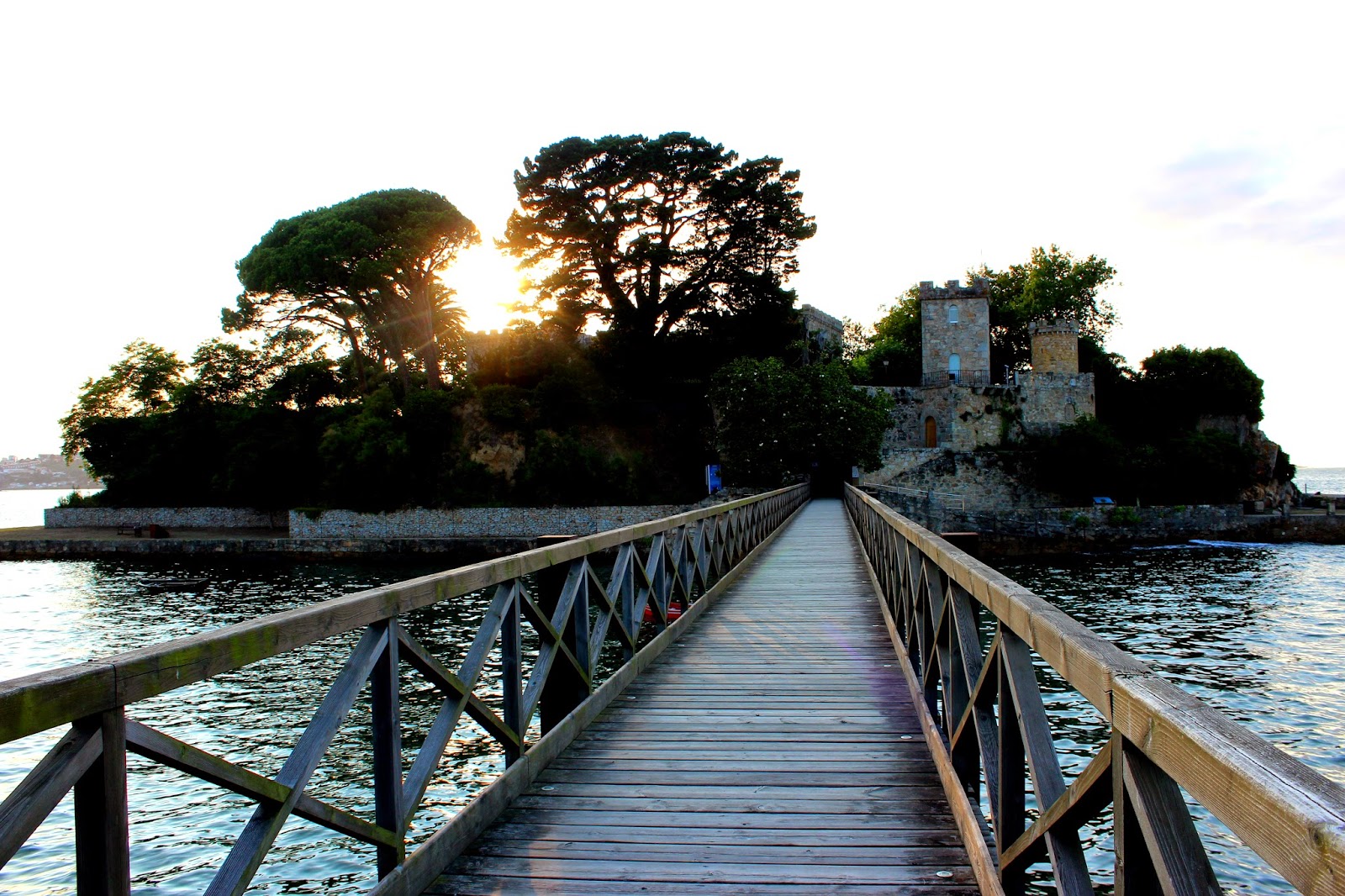 Puesta de sol en la Isla de Sta. Cruz de Oleiros