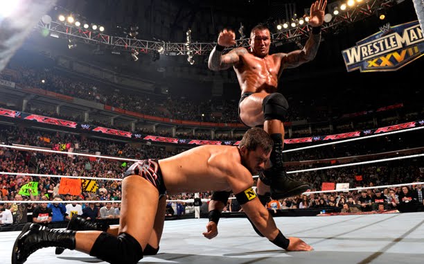 Twitter, Facebook y otras redes sociales: polémicas, curiosidades y opiniones con respecto a la WWE Orton-kick