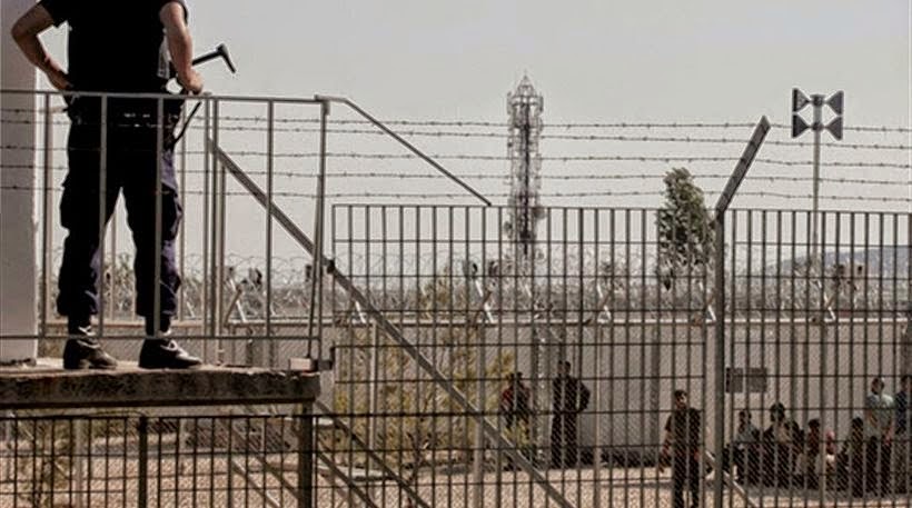 Μετανάστες καταγγέλλουν αστυνομική βία στην Αμυγδαλέζα Μετανάστες καταγγέλλουν αστυνομική βία στην Αμυγδαλέζα