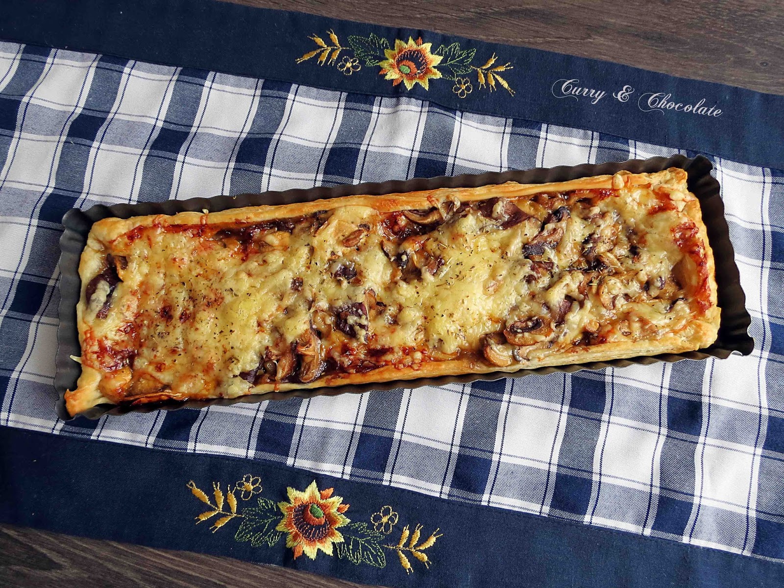 Hojaldre de setas y cebolla confitada o caramelizada – Caramelized onion and mushroom puff pastry Hojaldre de setas y cebolla confitada o caramelizada – Caramelized onion and mushroom puff pastry