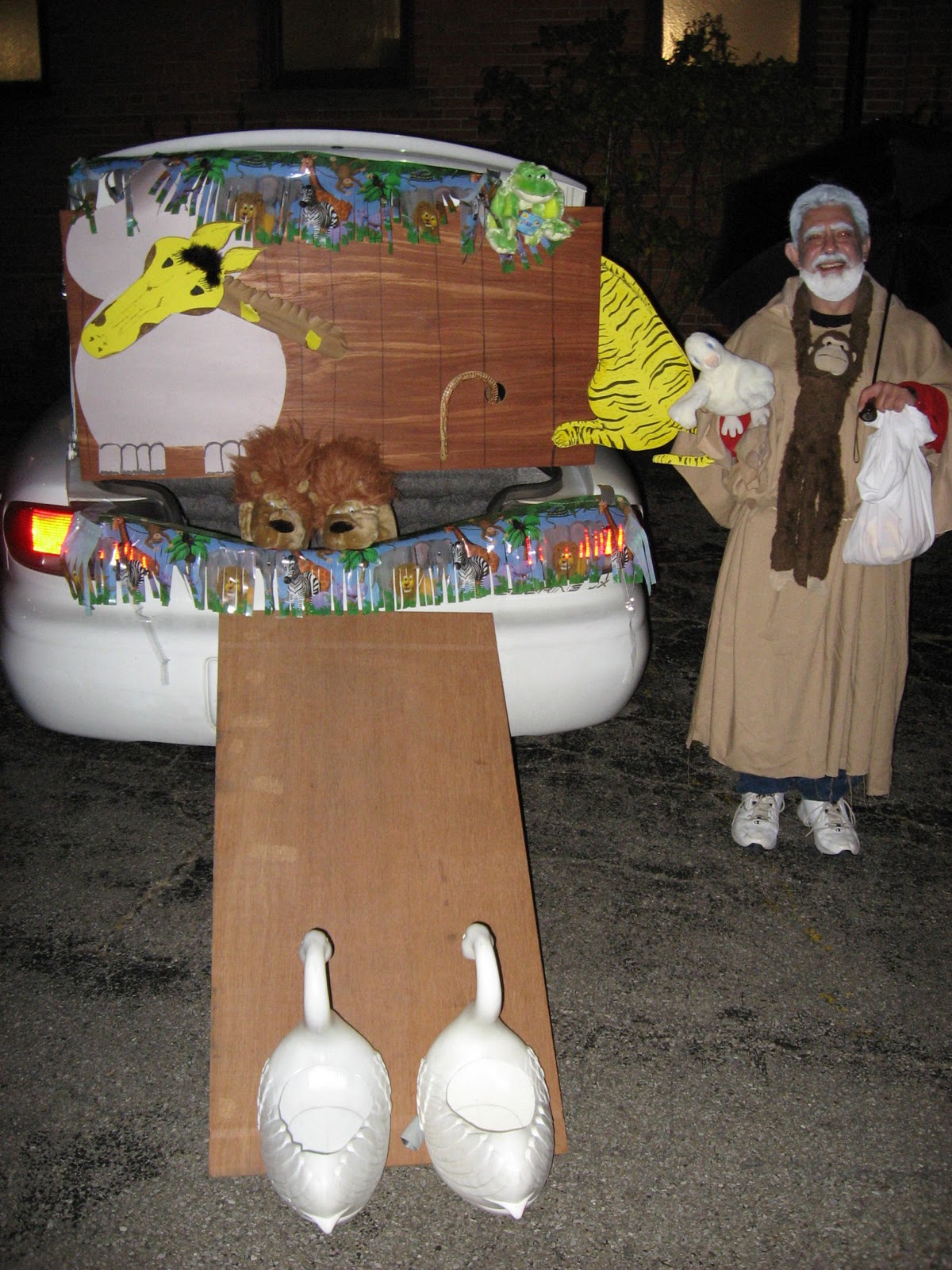 Noah's ark trunk idea and display.