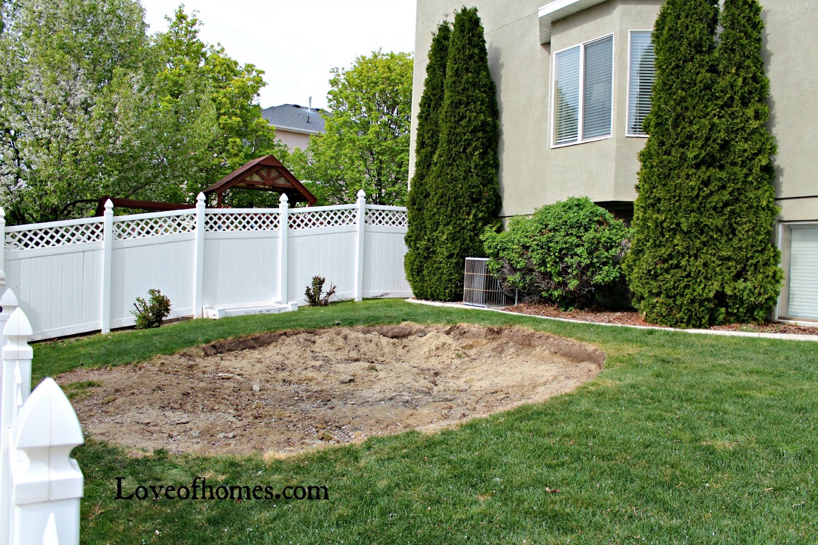 LOVE OF HOMES How To Remove Spray Paint From A Vinyl Fence