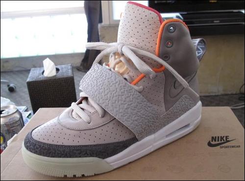 sneaker yeezy kanye west