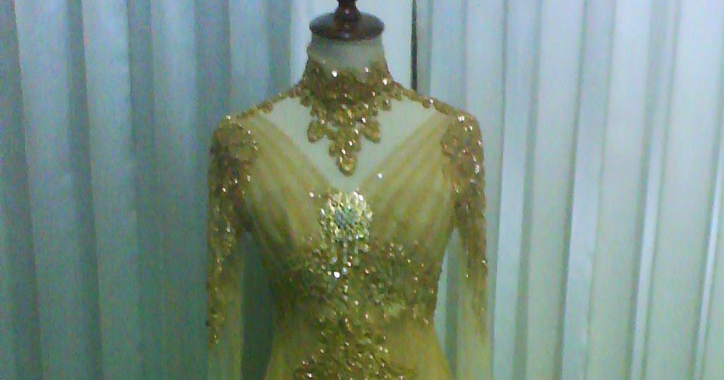 gaun pengantin emas