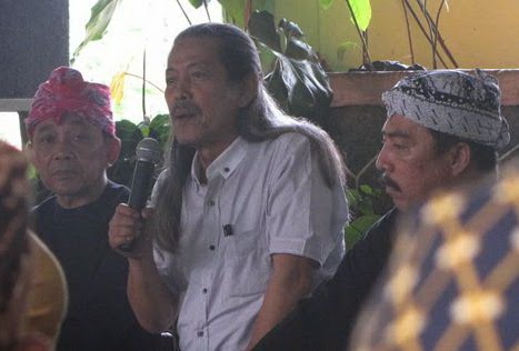 Acil Bimbo: Iket Sunda Dulu Tradisi, Sekarang Gaya Hidup | Iket Sunda