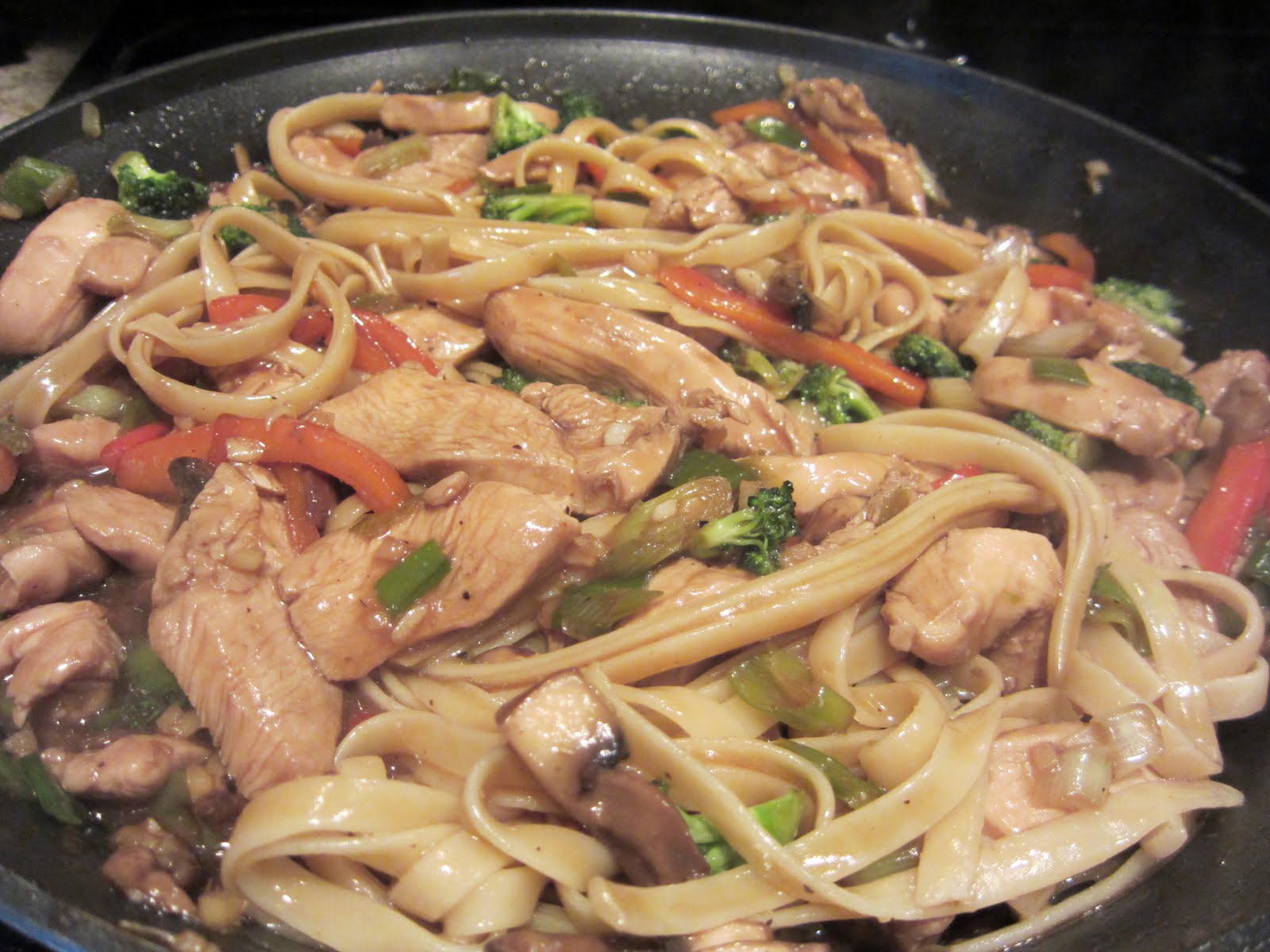 See Kate Cook! Chicken Lo Mein StirFry