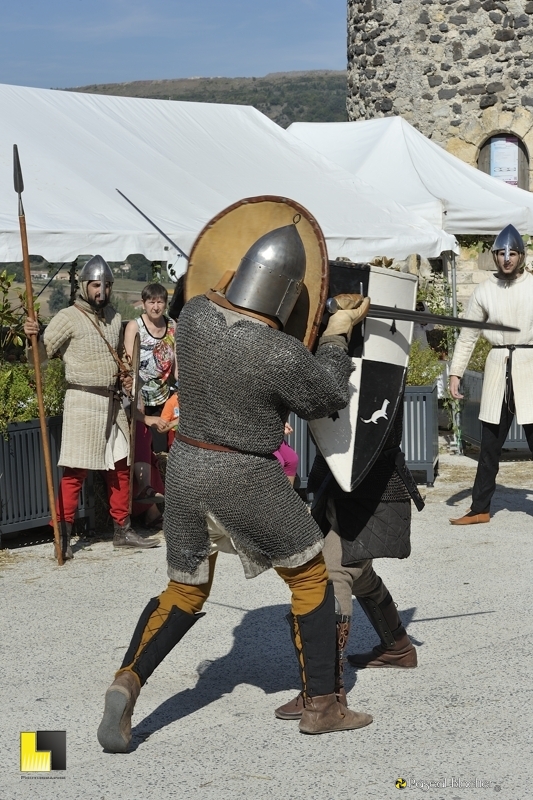affrontement de chevalier saint vincent de barres medievale 2014 photo pascal blachier
