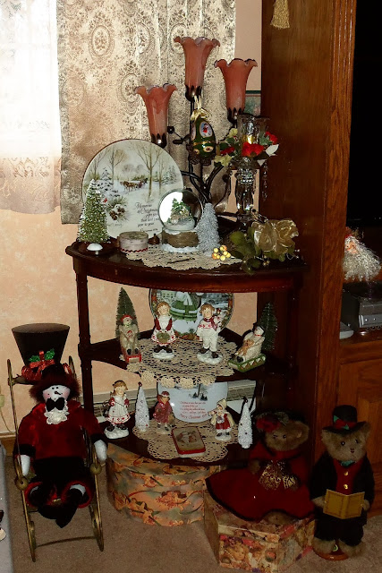 A DEBBIE-DABBLE CHRISTMAS: Christmas Home Tour 2012, Part Two, The