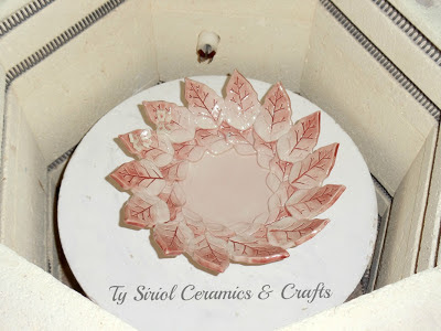 Glaze firing of a ceramic leaf bowl by Ty Siriol