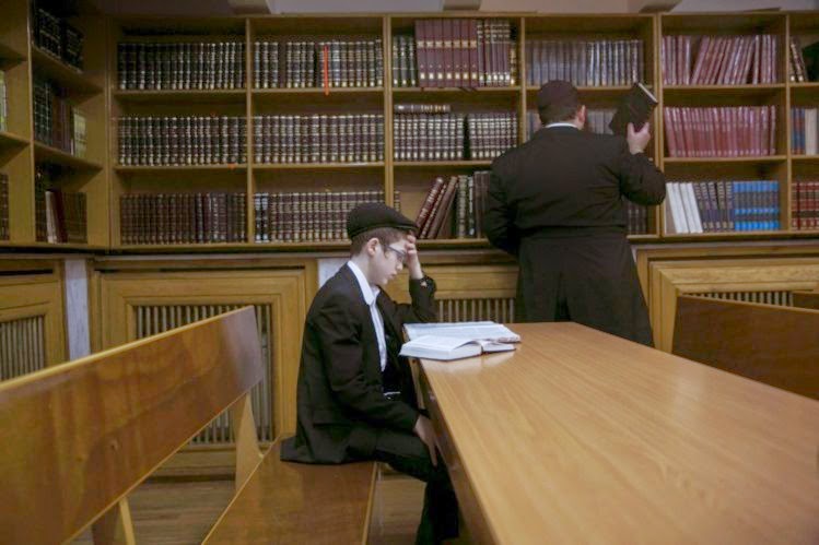 Judeus ucranianos fogem do anti-semitismo para Israel Judeus ucranianos fogem do anti-semitismo para Israel