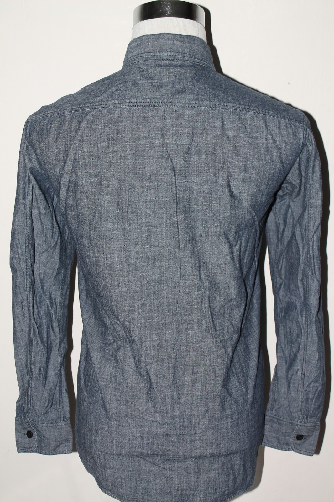 BUNDLEBARANGBAEK UNIQLO Chambray Kemeja.