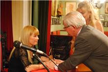 Presentación del libro Trayectos en la  Asociación de Escritores y Artistas Españoles.