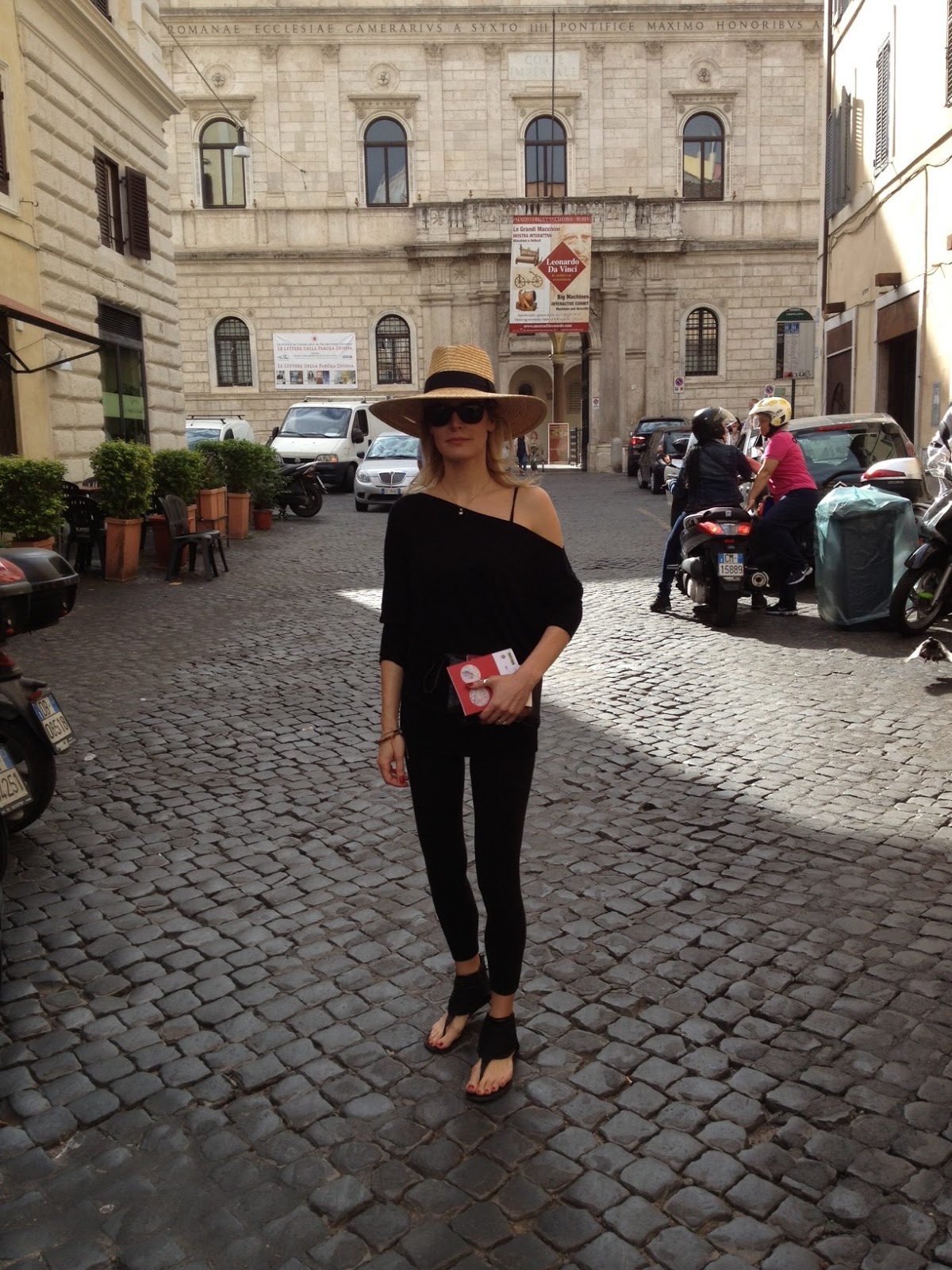 Scostumista: roma street style piazza della cancelleria Piazza della cancelleria roma