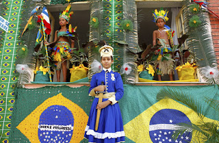 Crianças representam personagens do 2 de Julho nas festas da Independência da Bahia