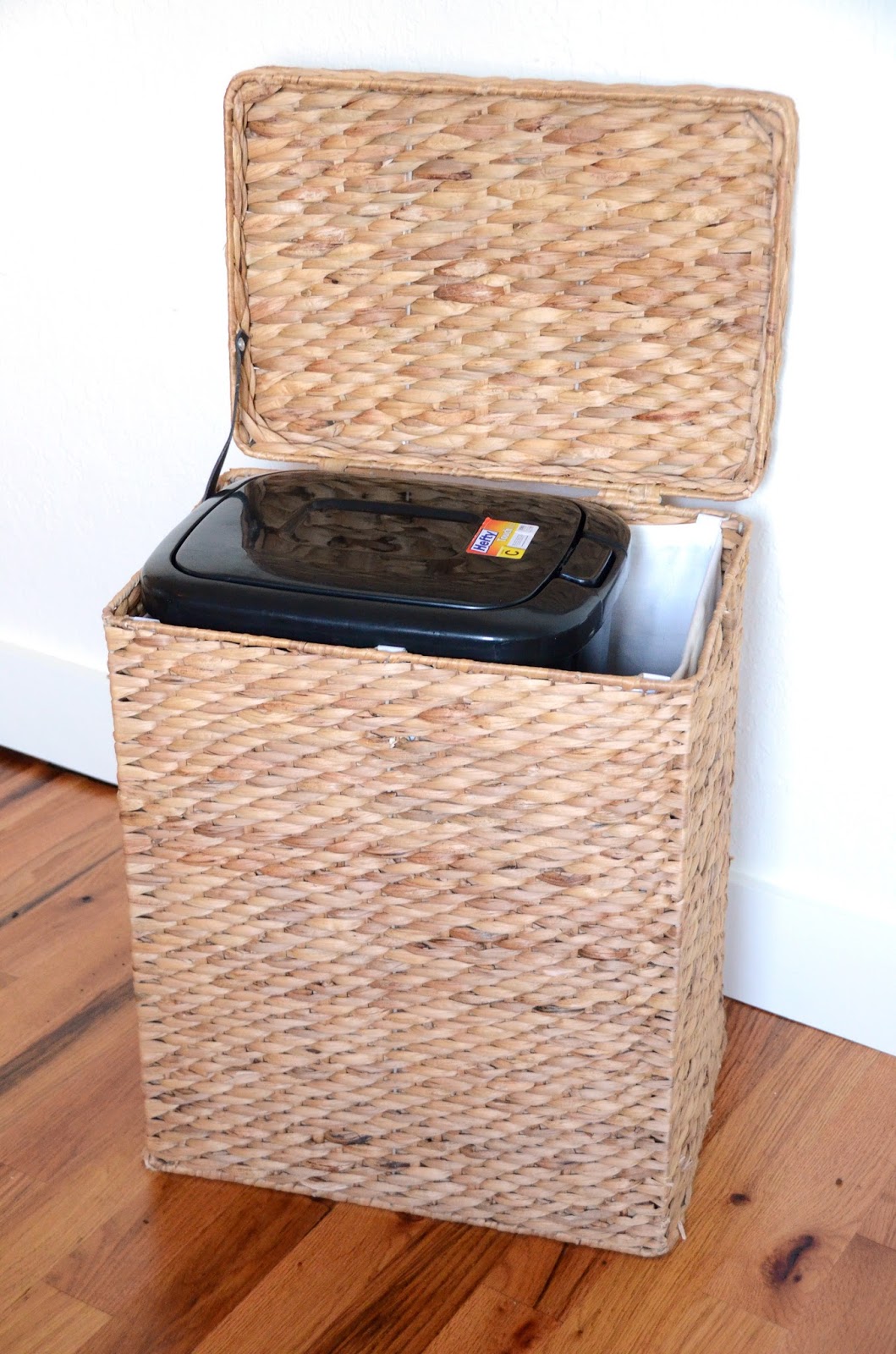 Choosing The Right Dog Food Container