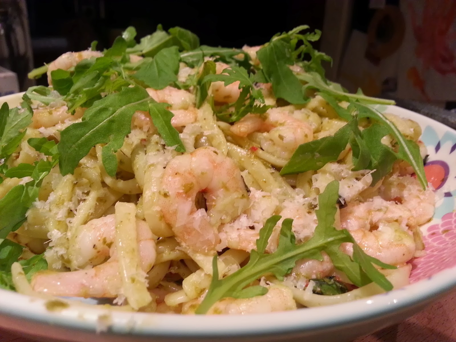 Slimming World Delights Pesto Linguine with Shrimp and Rocket