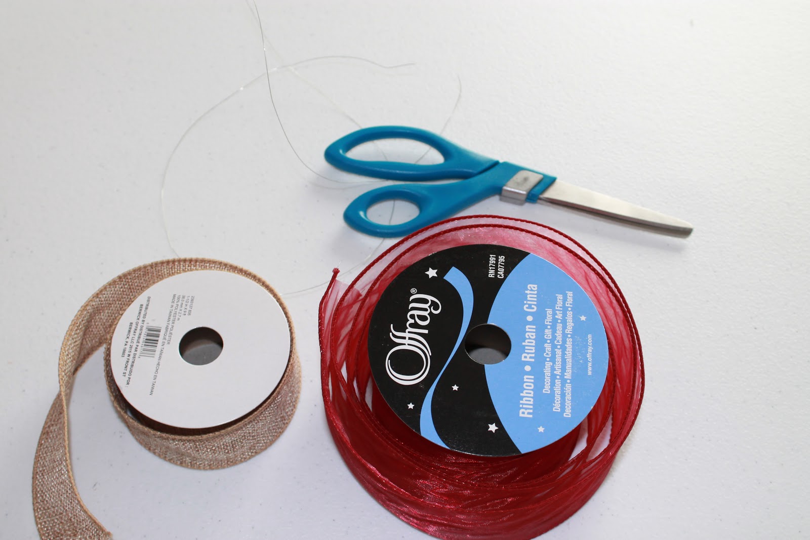 How to Make Big Decorative Bows a really easy tutorial