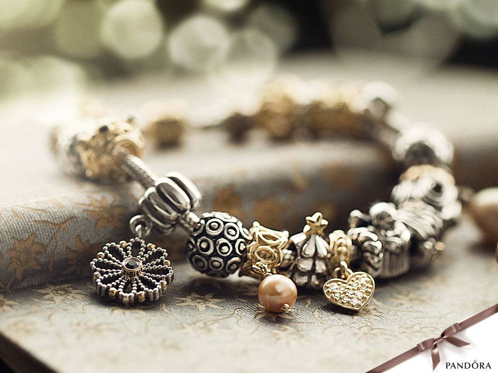 http://4.bp.blogspot.com/-gCgQtH27GH4/TucWVj1a4YI/AAAAAAAAE9c/N2HP-Xvt2hs/s1600/xmasWallpapers_normal-1.jpg