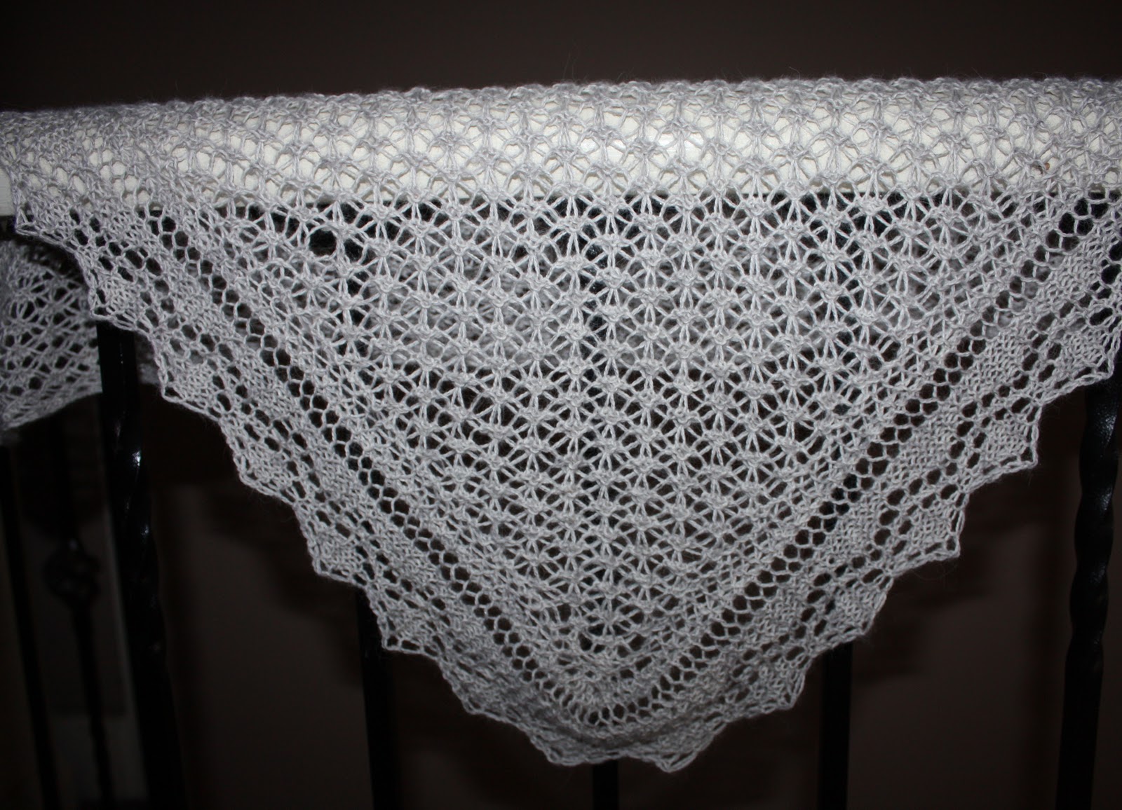 Shetland Lace Triangle - Fail Mezzamay