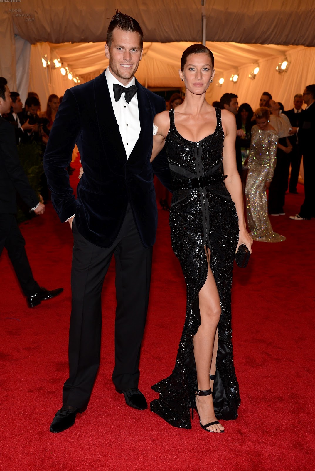 http://4.bp.blogspot.com/-gE1i6Q0kpKw/T6mWXbASkkI/AAAAAAAAmGI/MirsjbvEYYo/s1600/gisele-bundchen-@-the-met-112.jpg