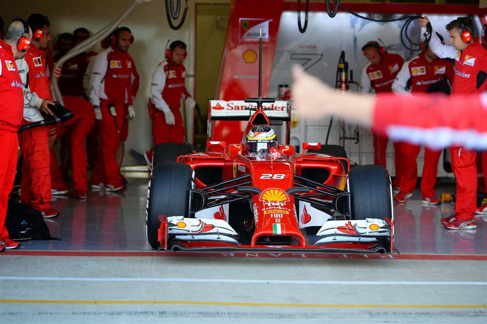 Fernando Alonso estrena el F14 T 