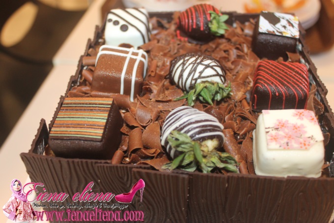  French Chocolate Box Dari Cake Sense