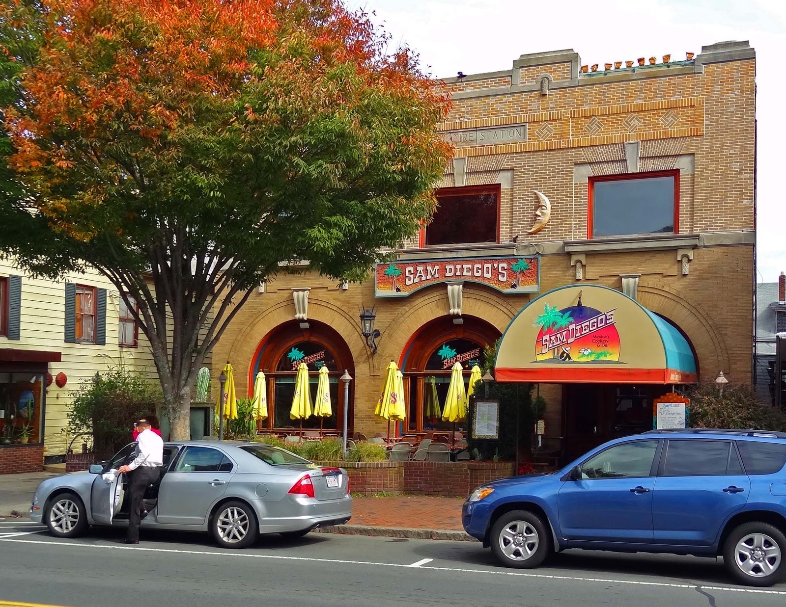 Restaurants in plymouth ma with keno