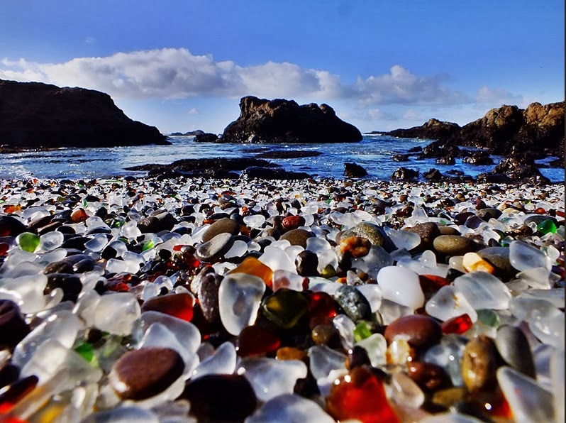 Scientific Park Les plages de verre (glass beaches) Shocking