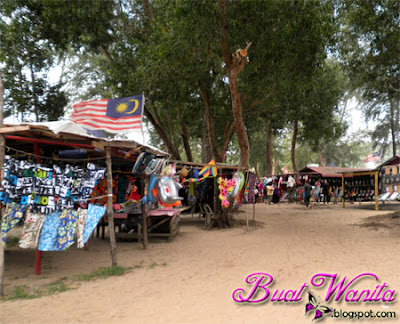 Tempat Menarik Pahang : Pantai Kampung Cherating. Pantai Kampung Cherating Tenang Dan Mendamaikan.