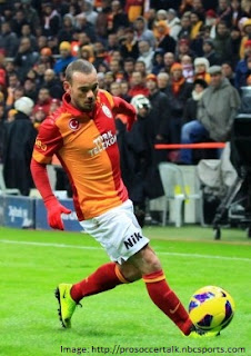 Wesley Sneijder had his debut for Galatasaray