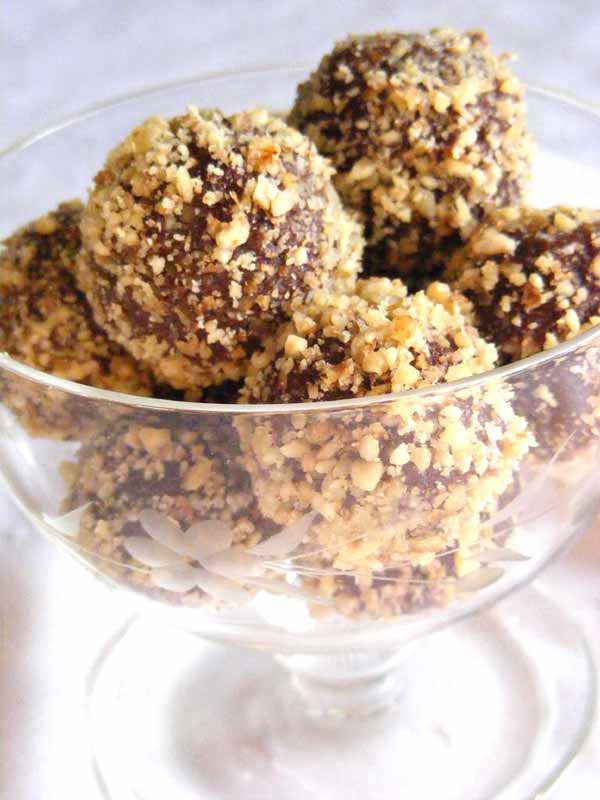 Organic Passion Date Choc Rosewater Fudge Balls yum!