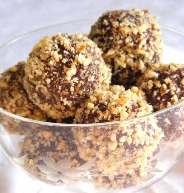 Organic Passion Date Choc Rosewater Fudge Balls yum!