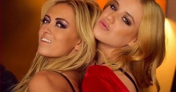 My Tube For You Paulina Gretzky Posts Racy Photos On Instagram Paulina Gretzky New Photos