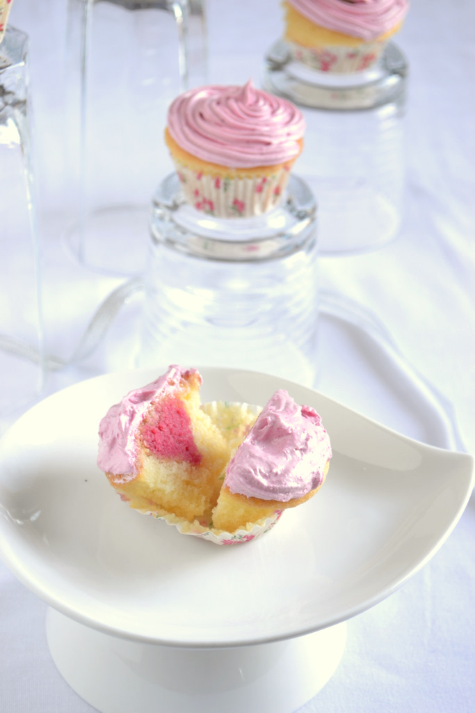 Valentine Cupcake With Heart Applique Embroidery